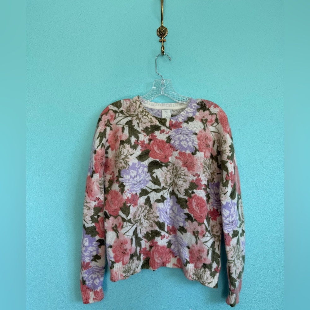 💐 NWOT Joie Floral Crewneck Sweater
